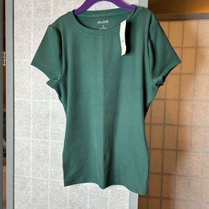 NWT Hollister dark green tee